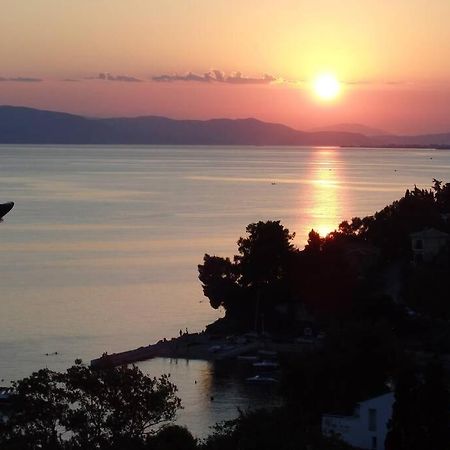 아피소스 ¨Με Θέα Το Ηλιοβασίλεμα¨ 빌라 외부 사진